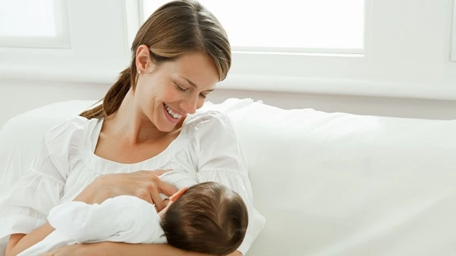 bai-viet/giai-dap-me-bi-cuong-giap-cho-con-bu-co-sao-khong-72199.html