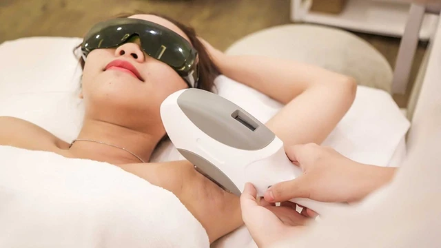 bai-viet/giai-dap-thac-mac-cho-me-bau-dang-cho-con-bu-co-triet-long-duoc-khong.html