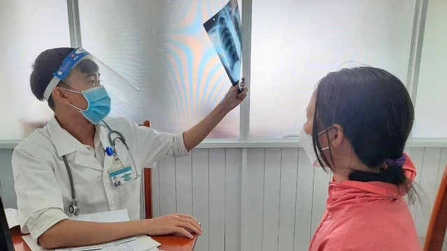 bai-viet/giai-dap-thac-mac-co-can-di-kham-hau-covid-19-khong-59388.html