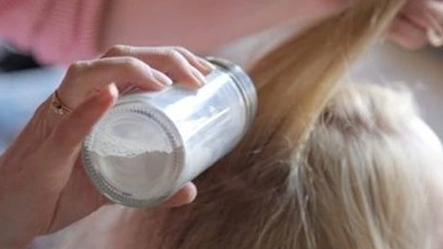 bai-viet/giai-dap-thac-mac-dung-phan-rom-cho-toc-co-tot-khong-58617.html