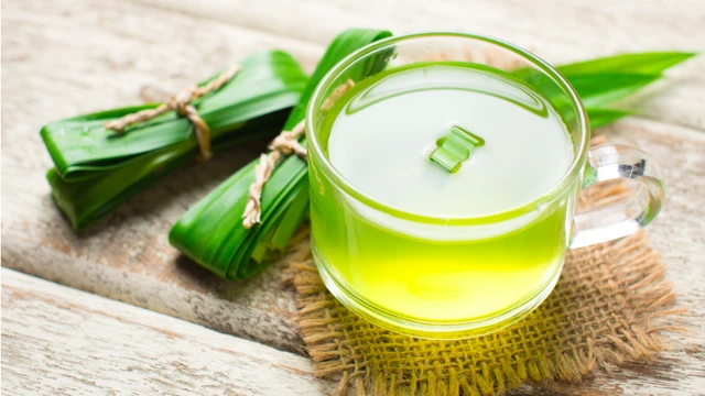 bai-viet/giai-dap-uong-nuoc-la-dua-co-bi-mo-mat-khong.html