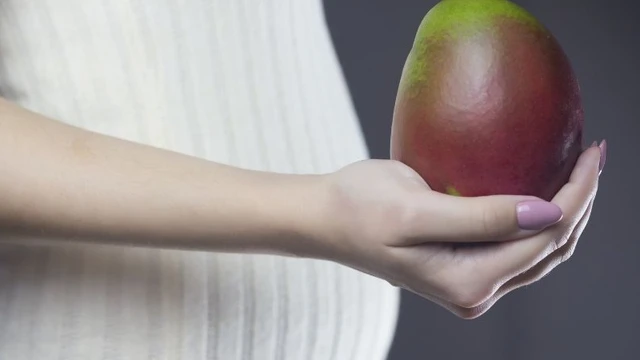 bai-viet/goc-giai-dap-bau-an-xoai-non-mam-ruoc-duoc-khong.html