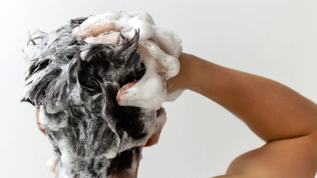 bai-viet/goi-dau-nguoc-la-gi-hieu-qua-that-su-trong-viec-cham-soc-toc.html