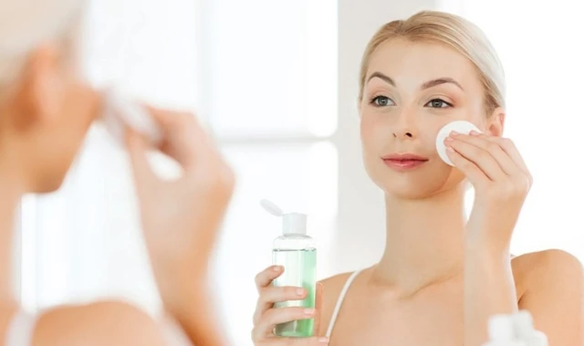 bai-viet/goi-y-mot-so-san-pham-toner-cho-da-hon-hop-thien-kho.html