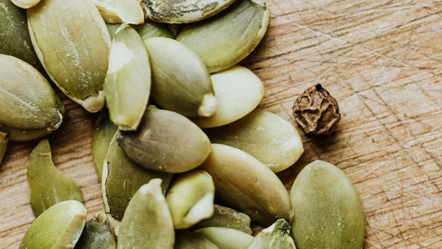 bai-viet/hat-bi-ngo-thanh-phan-dinh-duong-loi-ich-va-khuyen-cao-khi-an.html