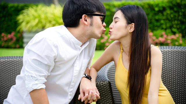 bai-viet/herpes-simplex-co-lay-qua-hon-khong-herpes-lay-truyen-qua-nhung-con-duong-nao.html