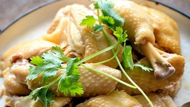 bai-viet/thit-ga-co-ham-luong-dinh-duong-gi-bi-cao-huyet-ap-co-nen-an-thit-ga.html