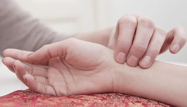 bai-viet/hu-han-la-gi-bieu-hien-va-mot-so-vi-thuoc-tri-chung-hu-han.html