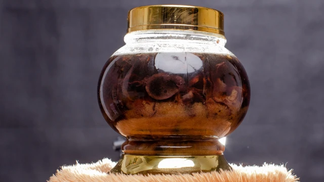 bai-viet/huong-dan-ban-cach-ngam-nhung-huou-voi-ruou-dung-chuan-71027.html