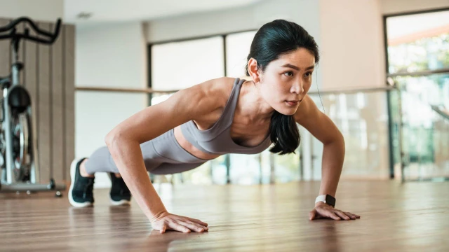 bai-viet/huong-dan-cac-bai-tap-hit-dat-dung-cach-cho-nu.html