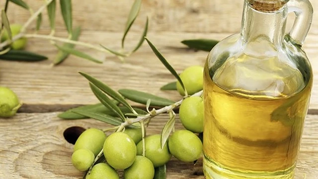 bai-viet/huong-dan-cach-duong-da-tay-bang-dau-o-liu-cuc-ky-hieu-qua.html