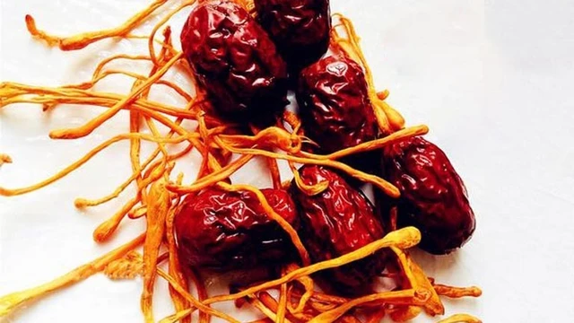 bai-viet/huong-dan-cach-ngam-ruou-dong-trung-ha-thao-voi-tao-do.html