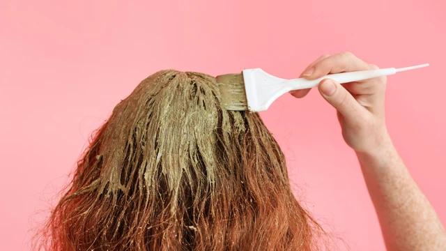 bai-viet/huong-dan-cach-nhuom-toc-tai-nha-don-gian-len-mau-chuan.html