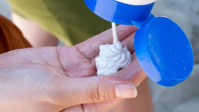 bai-viet/huong-dan-chi-tiet-cach-duong-am-cho-da-tuoi-day-thi.html