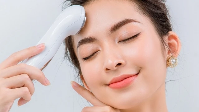 bai-viet/huong-dan-chi-tiet-cach-su-dung-may-massage-mat-cam-tay.html