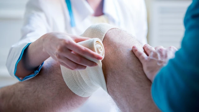 bai-viet/huong-dan-mot-so-cach-tri-trat-khop-goi-tai-nha.html