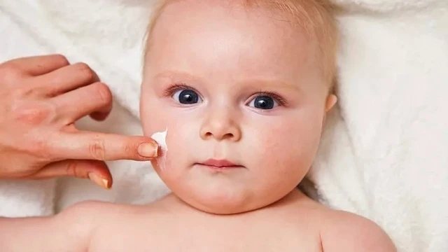 bai-viet/kem-duong-am-johnson-baby-co-tot-khong.html