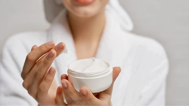bai-viet/kem-duong-am-neutrogena-cho-da-kho-ban-can-biet.html