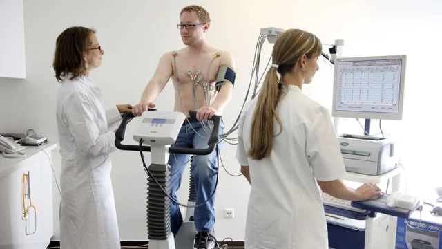 bai-viet/kham-van-dong-la-gi-kham-van-dong-bao-gom-nhung-qua-trinh-nao.html