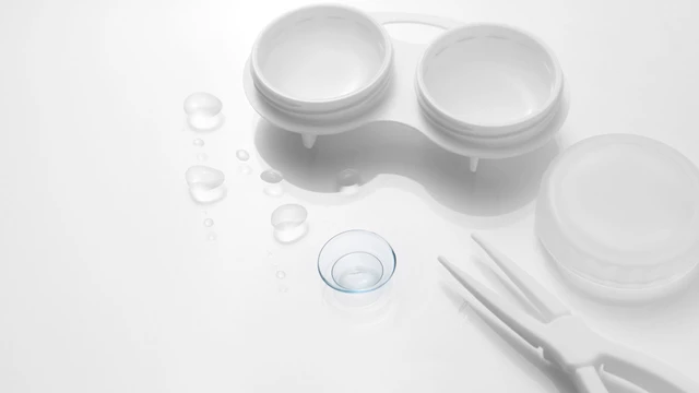 bai-viet/khi-khong-co-nuoc-ngam-lens-phai-ngam-bang-gi-giai-phap-tam-thoi-ban-nen-biet.html