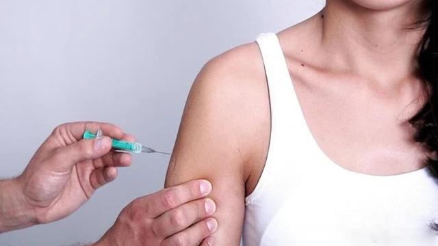 bai-viet/khi-nao-can-tiem-uon-van-cho-nguoi-khoe-manh.html