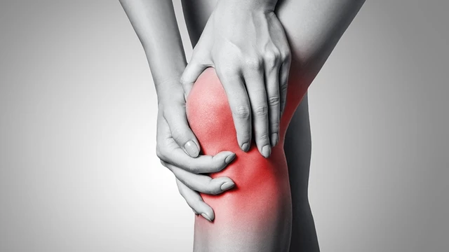 bai-viet/khop-goi-keu-luc-cuc-khi-co-duoi-khong-dau-co-nguy-hiem-khong-72134.html