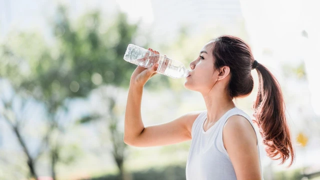 bai-viet/tiet-lo-khung-gio-uong-nuoc-giam-can-ma-ban-khong-nen-bo-lo.html