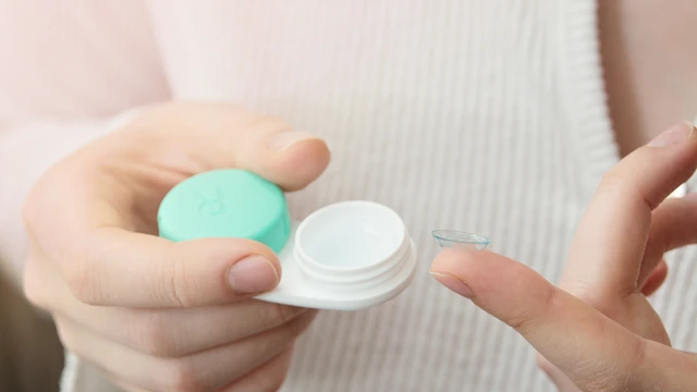 bai-viet/kinh-ap-trong-silicone-hydrogel-la-gi-nhung-luu-y-khi-su-dung.html