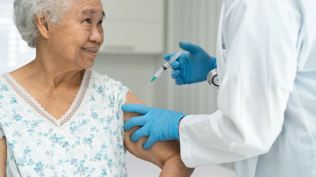 Lịch tiêm vắc xin Arexvy và những thông tin quan trọng cần biết