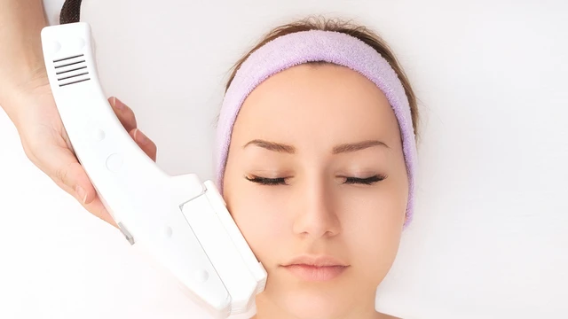 bai-viet/lieu-trinh-se-khit-lo-chan-long-thu-nho-tai-nha-an-toan-va-hieu-qua.html