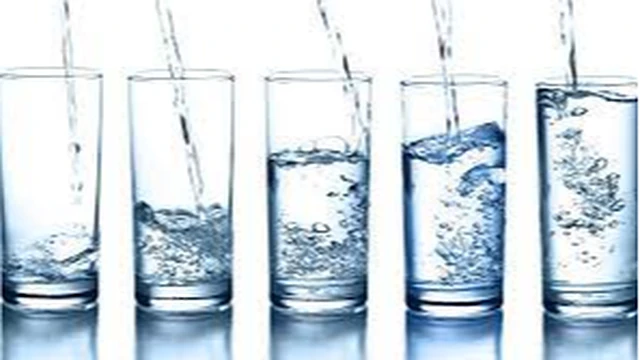 bai-viet/loi-ich-cua-viec-uong-nuoc-khoang-co-ga-doi-voi-suc-khoe-64517.html