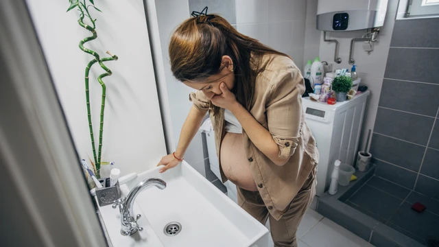 bai-viet/me-bau-non-nhieu-co-anh-huong-den-thai-nhi-khong-bien-phap-giam-om-nghen.html