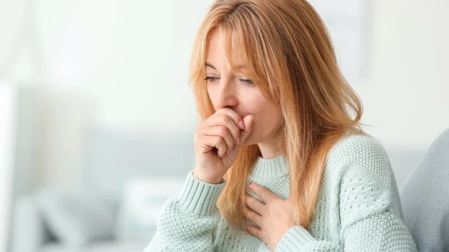 bai-viet/me-bi-viem-hong-co-nen-cho-con-bu-khong-can-luu-y-dieu-gi.html