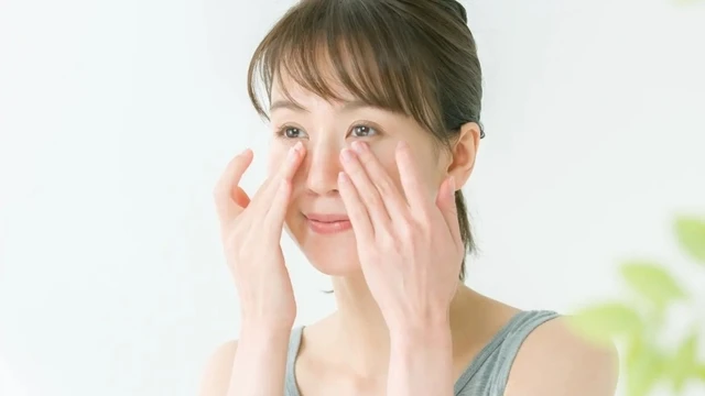 bai-viet/meo-lay-di-vat-trong-mat-nhe-nhang-ma-hieu-qua-62632.html