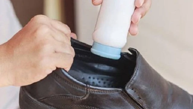 bai-viet/meo-tri-hoi-chan-bang-phan-rom-cuc-hieu-qua-58611.html