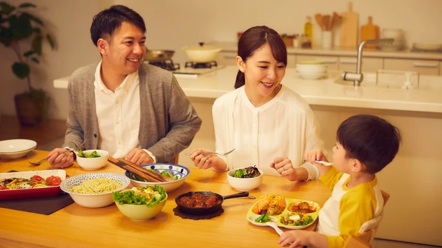 Món ăn ngày Tết cho bé: Gợi ý thực đơn lành mạnh, đủ chất giúp trẻ khỏe mạnh