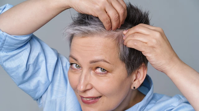 bai-viet/mot-thoi-quen-pho-bien-ai-bi-toc-bac-cung-lam-khien-toc-cang-bac-cang-thua.html