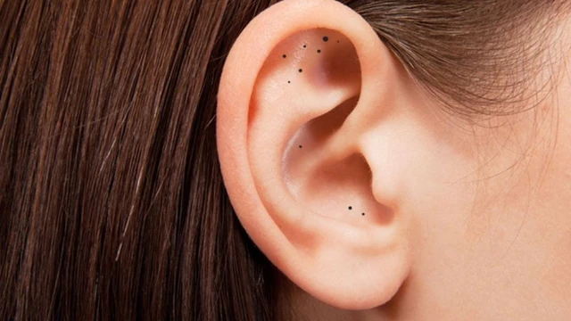 bai-viet/mun-dau-den-trong-lo-tai-co-sao-khong-co-nen-nan-mun-dau-den-khong.html