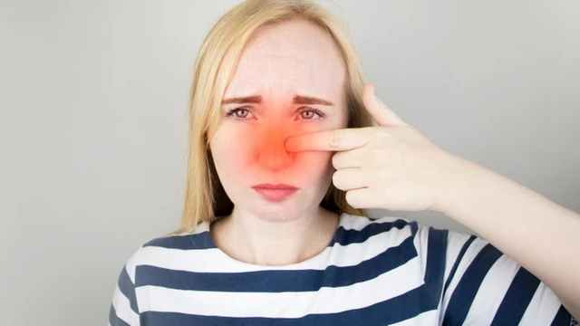 bai-viet/nen-lam-gi-khi-bi-mun-nhot-o-mui.html