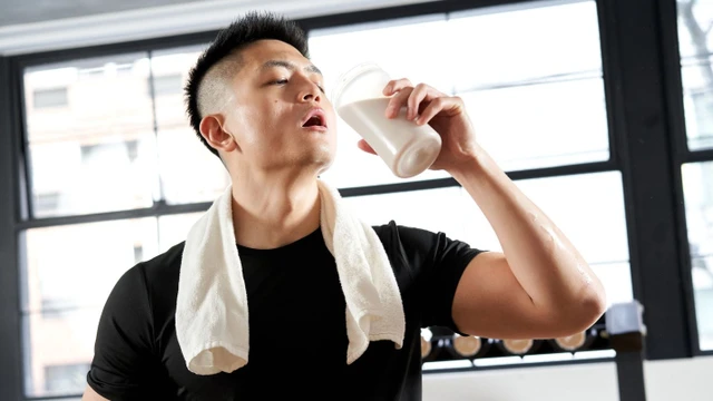 bai-viet/nam-gioi-nen-uong-sua-gi-tieu-chi-lua-chon-sua-phu-hop-cho-nam.html