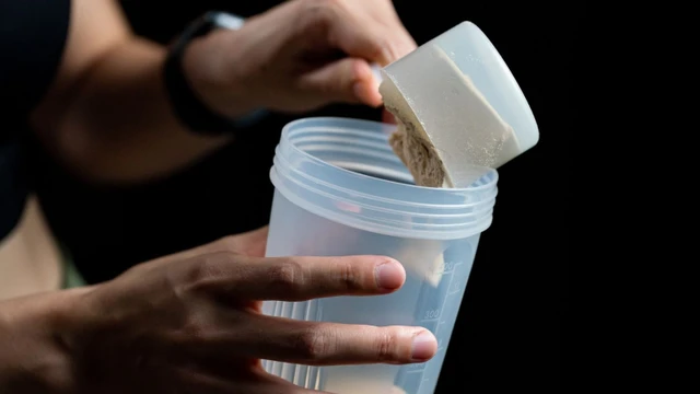 bai-viet/nen-dung-whey-hay-creatine-cach-ket-hop-de-toi-uu-hieu-qua-tap-luyen.html