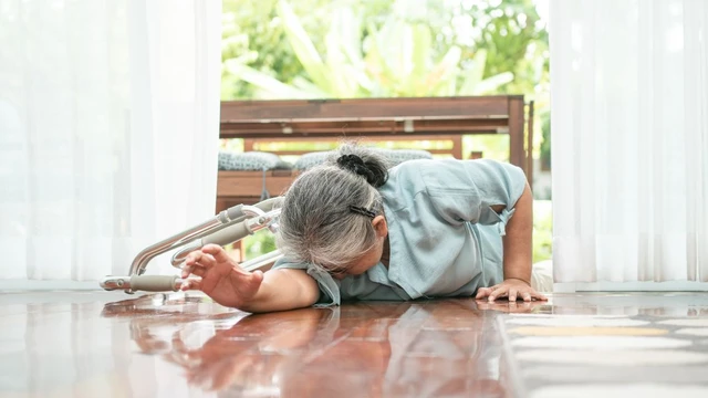 bai-viet/nen-lam-gi-khi-co-dau-hieu-dot-quy-huong-dan-xu-tri-khan-cap.html