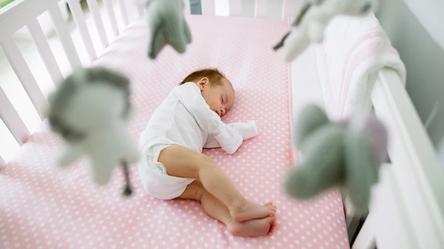 bai-viet/nen-mua-noi-loai-nao-cho-tre-so-sinh-can-luu-y-gi-khi-su-dung-noi-cho-be.html