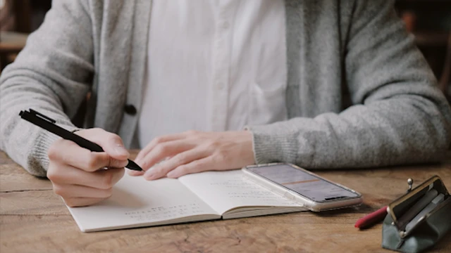 bai-viet/nen-thuc-khuya-hay-day-som-hoc-bai-50484.html