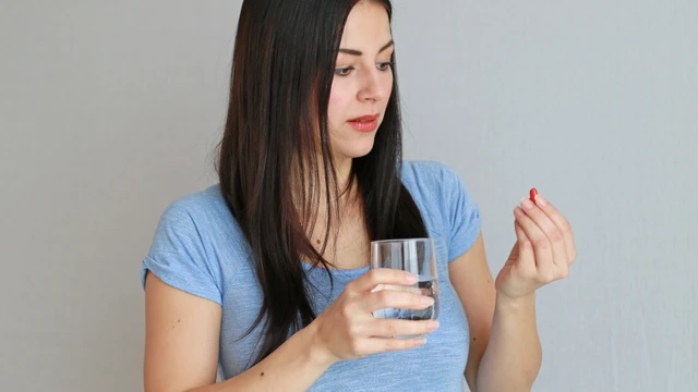 bai-viet/nen-uong-sat-va-canxi-loai-nao-sau-sinh-mot-so-luu-y-can-nho.html