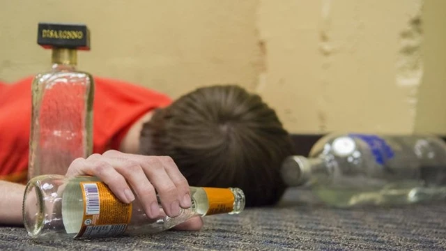 bai-viet/ngo-doc-ruou-la-gi-nguyen-nhan-trieu-chung-cach-xu-ly-khi-bi-ngo-doc-ruou.html