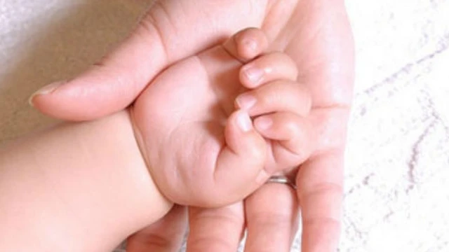 bai-viet/ngon-tay-bi-cong-bam-sinh-nguyen-nhan-trieu-chung-va-cach-dieu-tri-hieu-qua.html