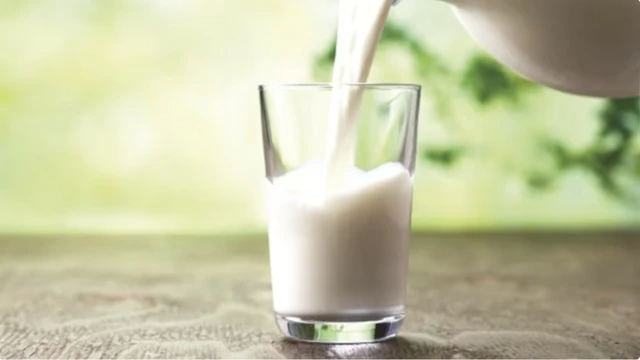 bai-viet/nguoi-bi-thuy-dau-co-duoc-uong-sua-khong-nen-an-va-kieng-an-gi.html