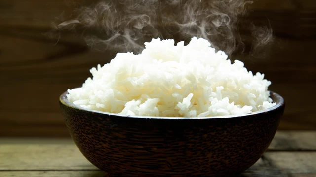 bai-viet/nguoi-co-axit-uric-cao-duoc-an-com-trang-khong-dau-la-muc-an-toan.html