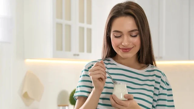 bai-viet/nguoi-lon-an-vang-sua-co-tot-khong-nhung-luu-y-khi-an-vang-sua-ban-can-biet.html